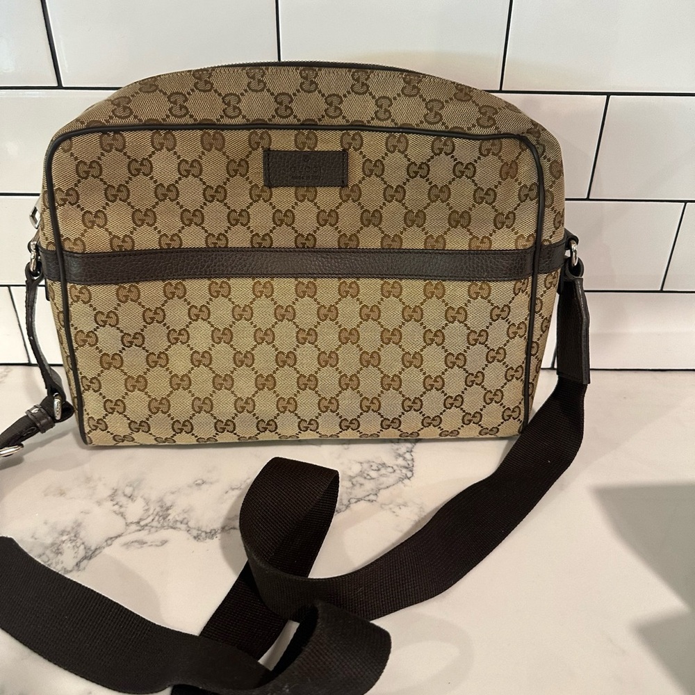 Authentic Gucci Messenger bag - New never used